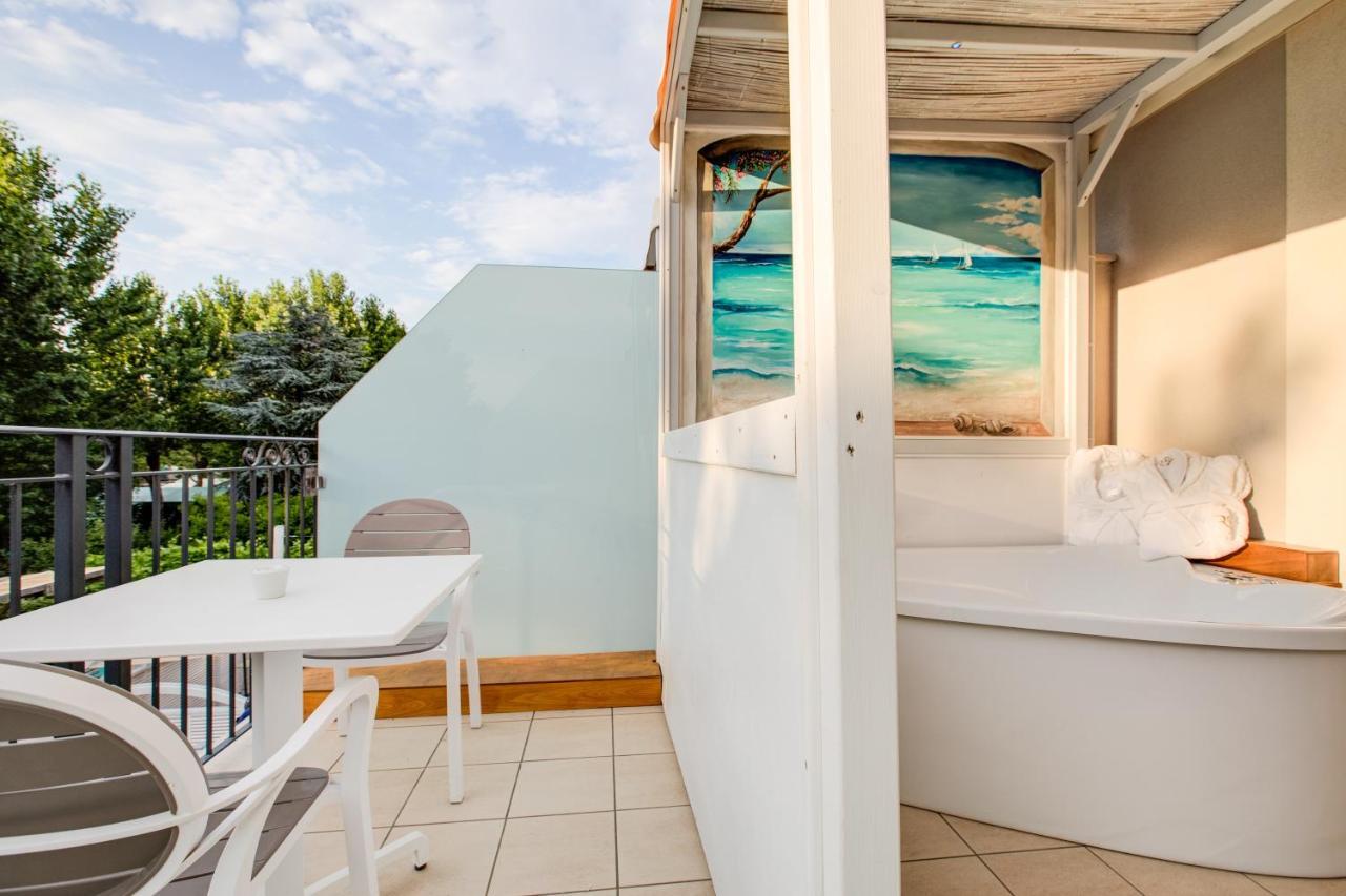 Double Room with Spa Bath